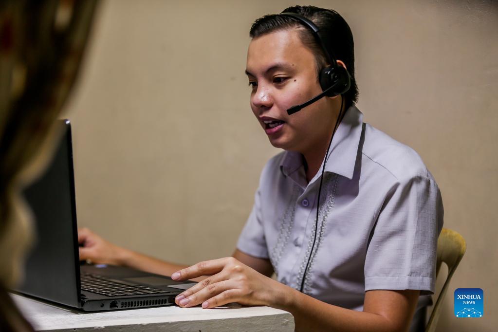 Philippines opens school year 20212022 through online learning Xinhua