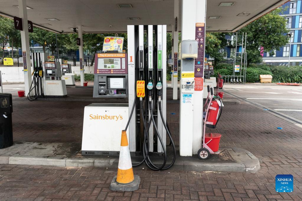 Shortage of lorry drivers disrupts fuel deliveries in London, Britain