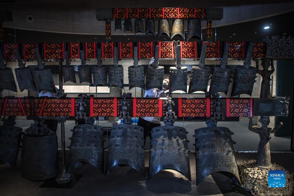 Chime bells transferred to newlybuilt exhibition hall of Hubei