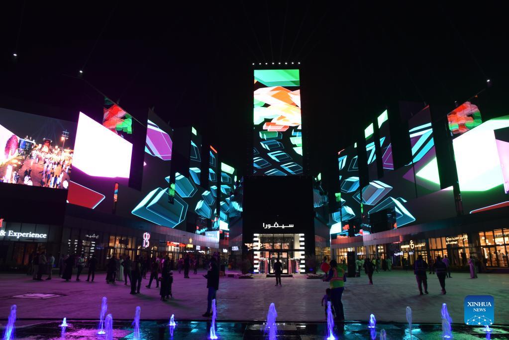 "Riyadh City Boulevard" opens for public as part of Riyadh Season 2021