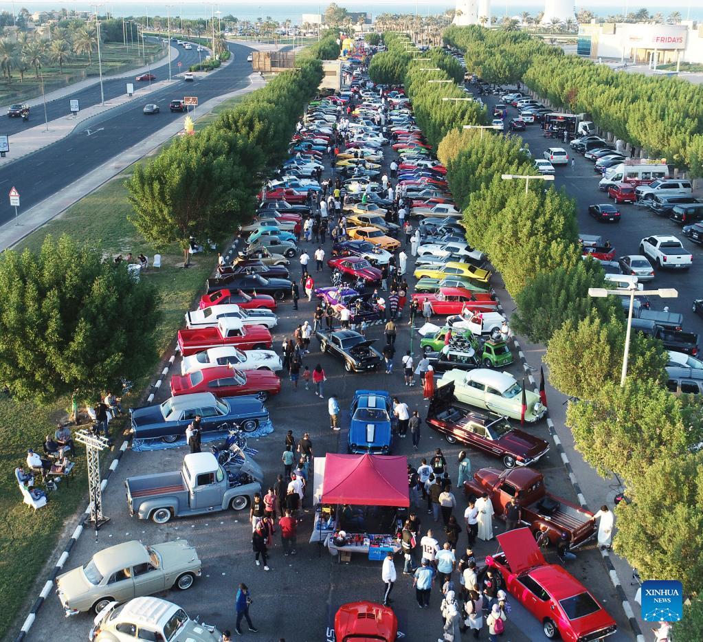 People visit classic car show in Kuwait City Xinhua