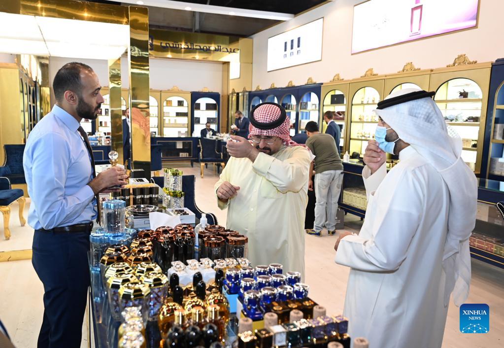 In pics perfume exhibition in Hawalli Governorate, Kuwait Xinhua