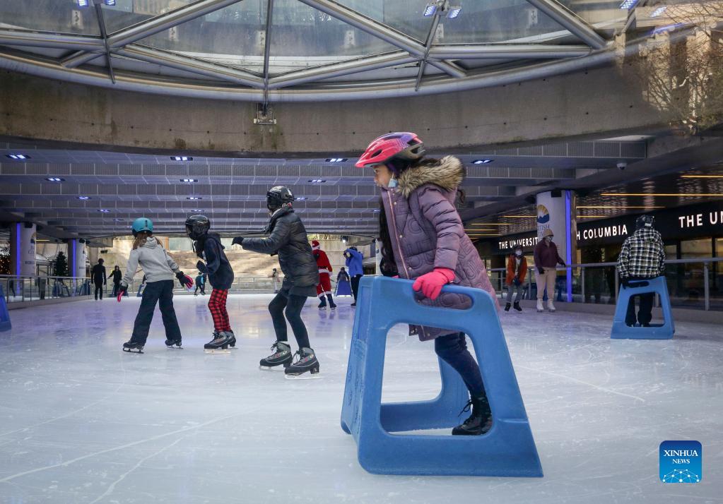 Robson Square Ice Rink opens to public in Canada's Vancouver Xinhua
