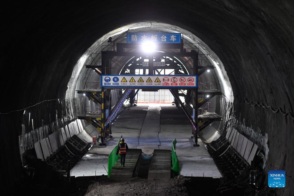 1st tunnel of 2nd phase of HangzhouWenzhou railway completed Xinhua