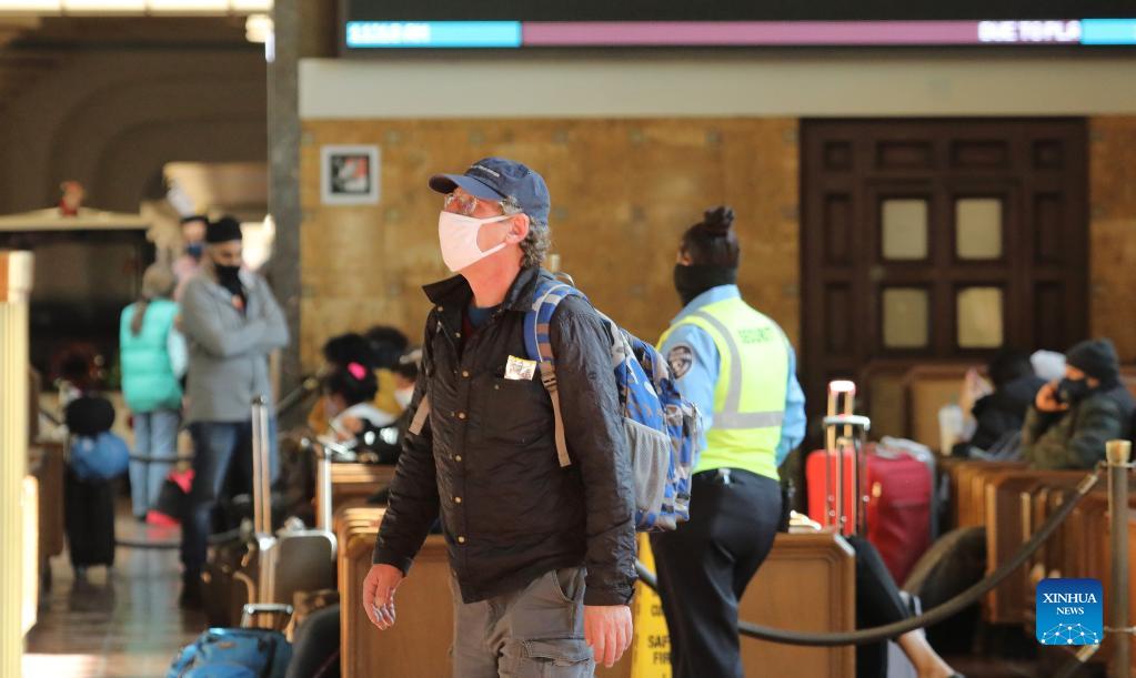 Reinstated indoor mask mandate takes effect in U.S. California amid COVID19 surge Xinhua