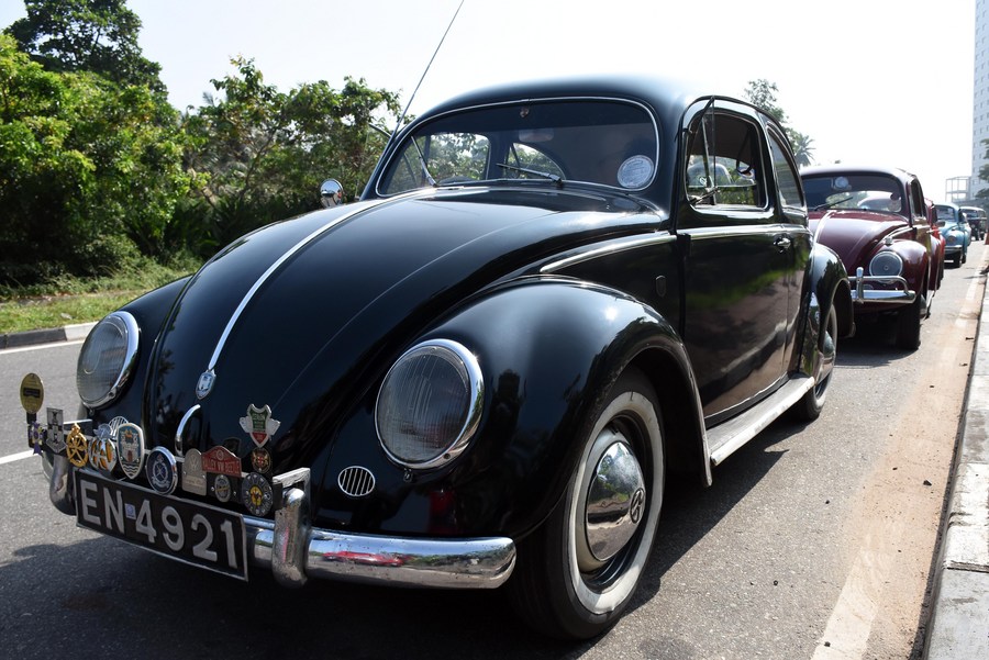 Asia Album: A glimpse of vintage car parade in Colombo, Sri Lanka - Xinhua