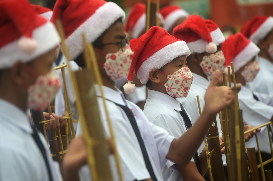 Asia Album Christmas atmosphere on streets in Jakarta, Indonesia Xinhua
