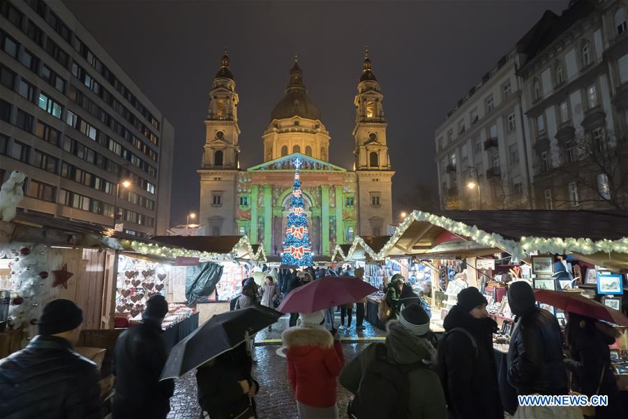 HUNGARY-BUDAPEST-CHRISTMAS MARKET 