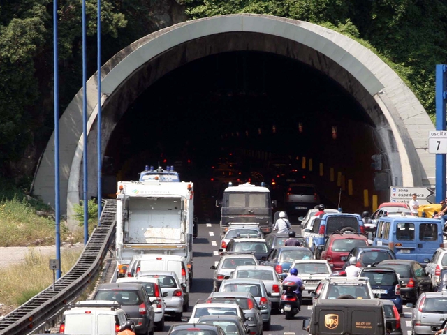 Rome 2nd worst in world for hours stuck in traffic - report Milan in top 10 of Inrix Global Card Scorecard too