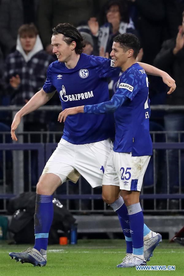 (SP)GERMANY-GELSENKIRCHEN-SOCCER-GERMAN CUP-SCHALKE 04 VS HERTHA BSC