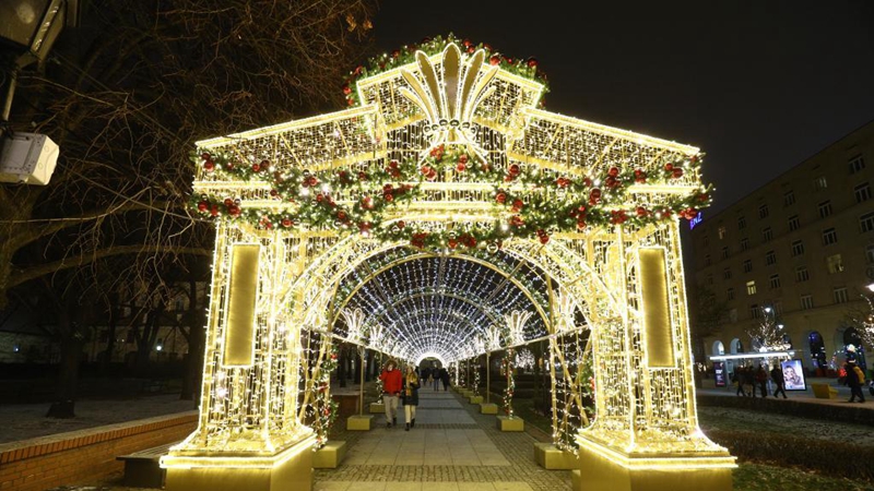 Warsaw lights up for Christmas season