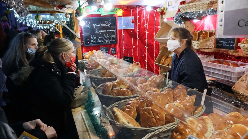 Booming Christmas market in central Brussels