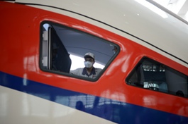 China injects momentum into rail transportation industry