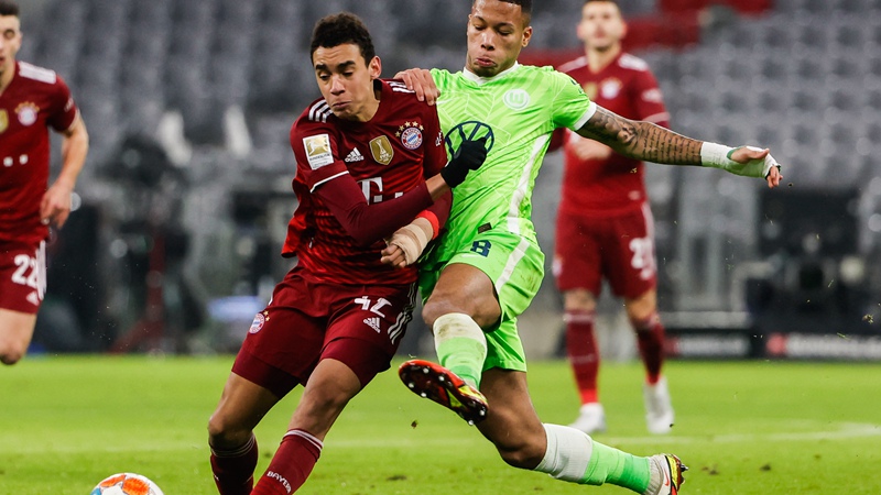 Bayern ease past struggling Wolfsburg in Bundesliga