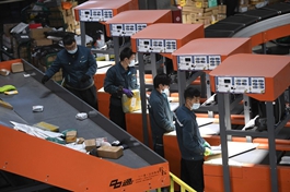 China's postal industry reports 8.7 pct rise in revenue