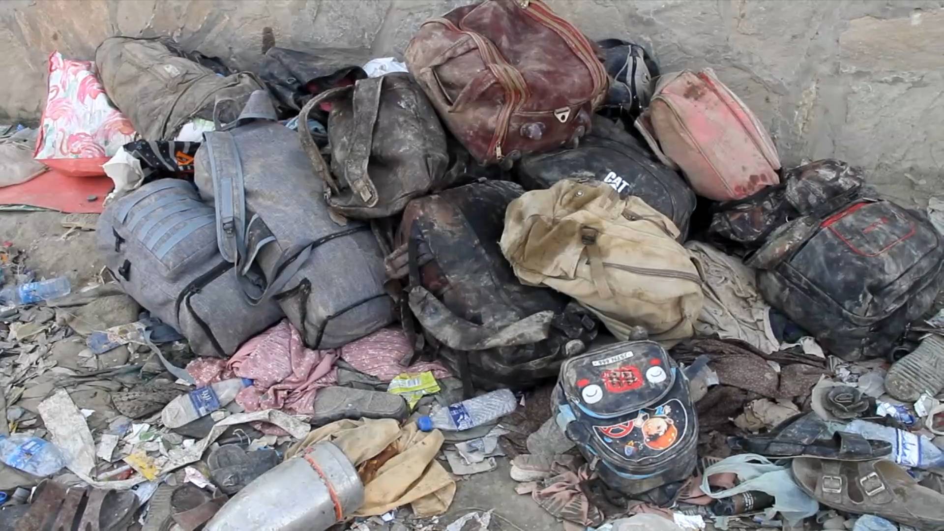 GLOBALink | Kabul airport gates closed, crowds cleared after deadly attack