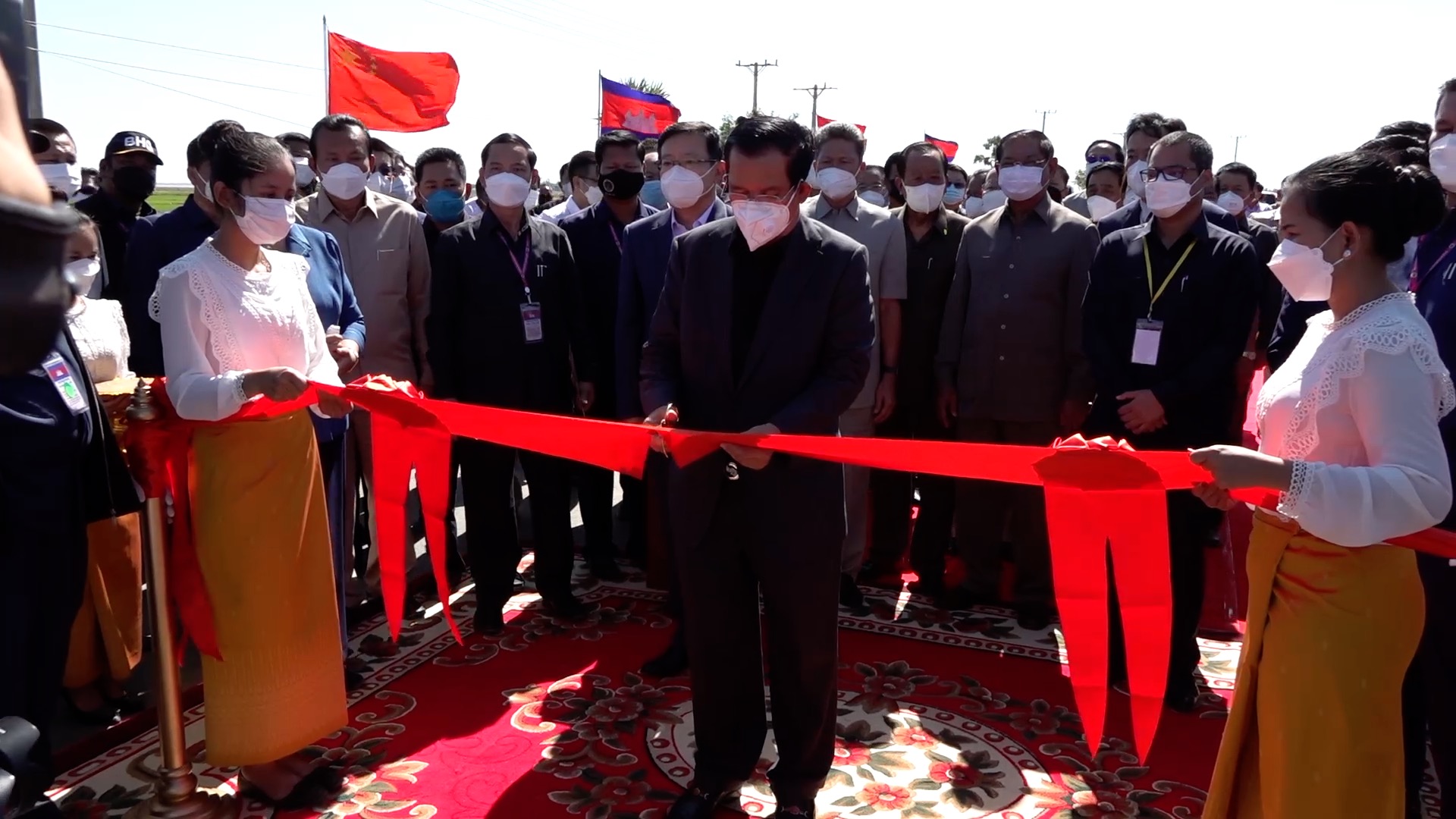 GLOBALink | Chinese-built national road inaugurated in Cambodia