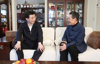 Artists, teachers, scientists receive festive greetings from Party leadership