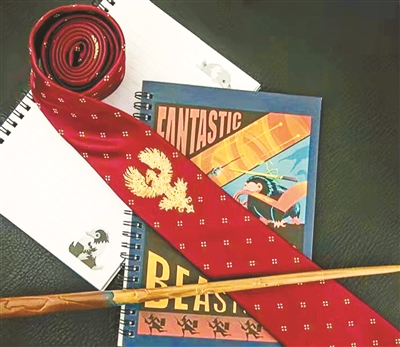 《邓布利多之谜》热映,周边产品也受到影迷热捧