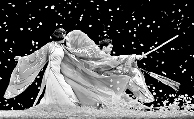 北京京剧院创作的现代京剧《石评梅》进行二轮演出