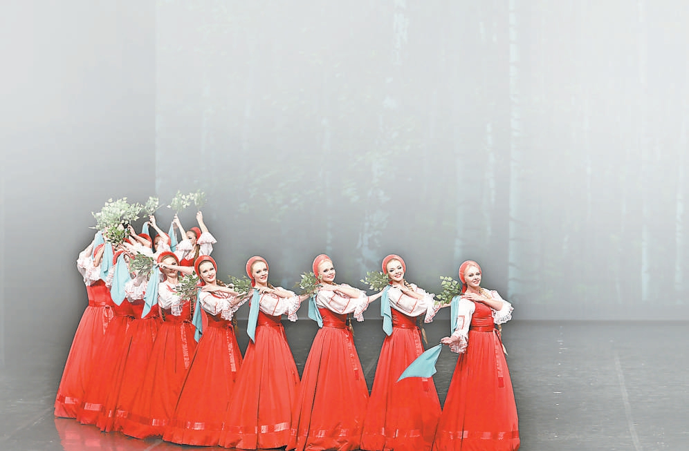 “小白桦”再现惊艳“云步”