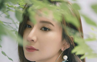 熊乃瑾夏日清爽大片曝光 解锁优雅文艺新风格
