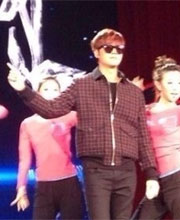 李敏镐与庾澄庆搭档献唱