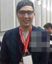 主持人华少在春晚后台