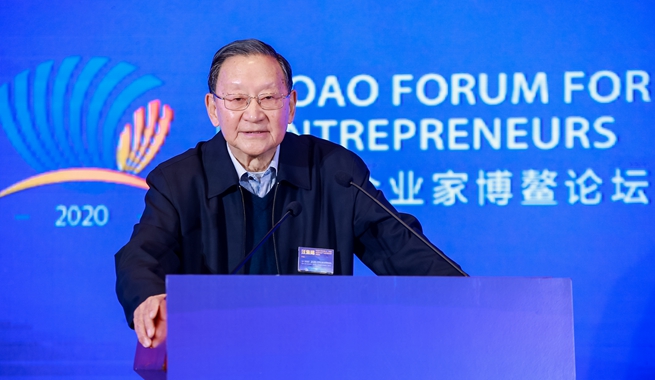 中国科学院院士，国际欧亚科学院院士，中国地源热泵产业联盟名誉理事长汪集暘演讲