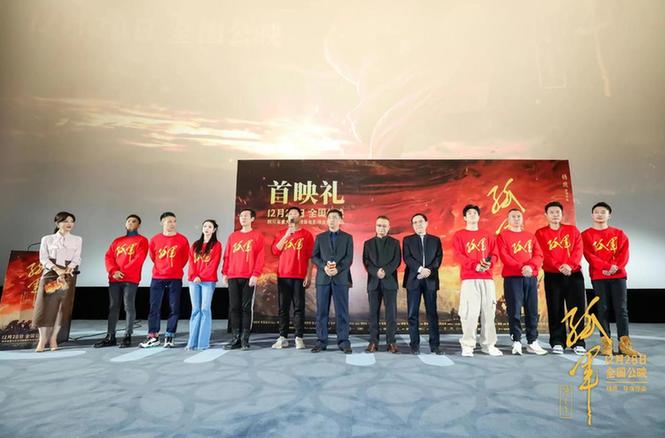 图:主创团队与观众互动交流