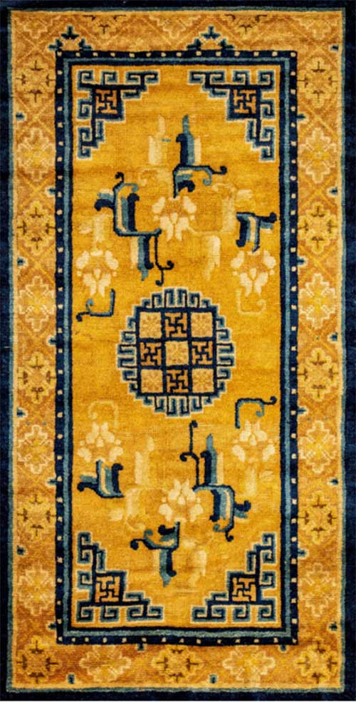 生机盎然！鹊噪梅梢喜报晴：把诗词织成宫毯有多美