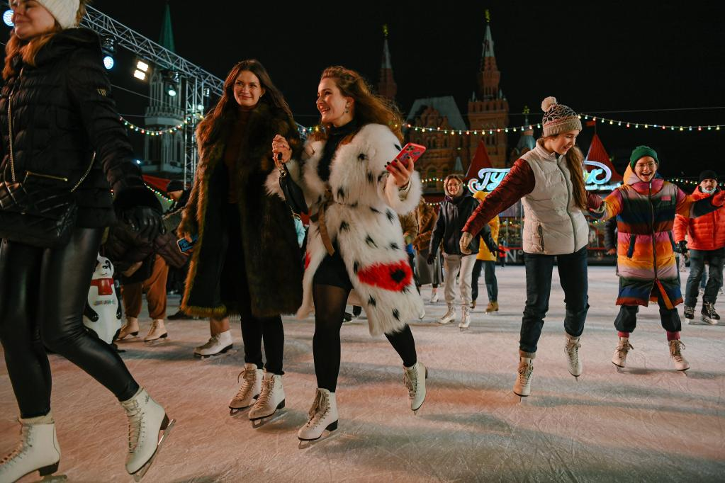 俄罗斯莫斯科：红场滑冰