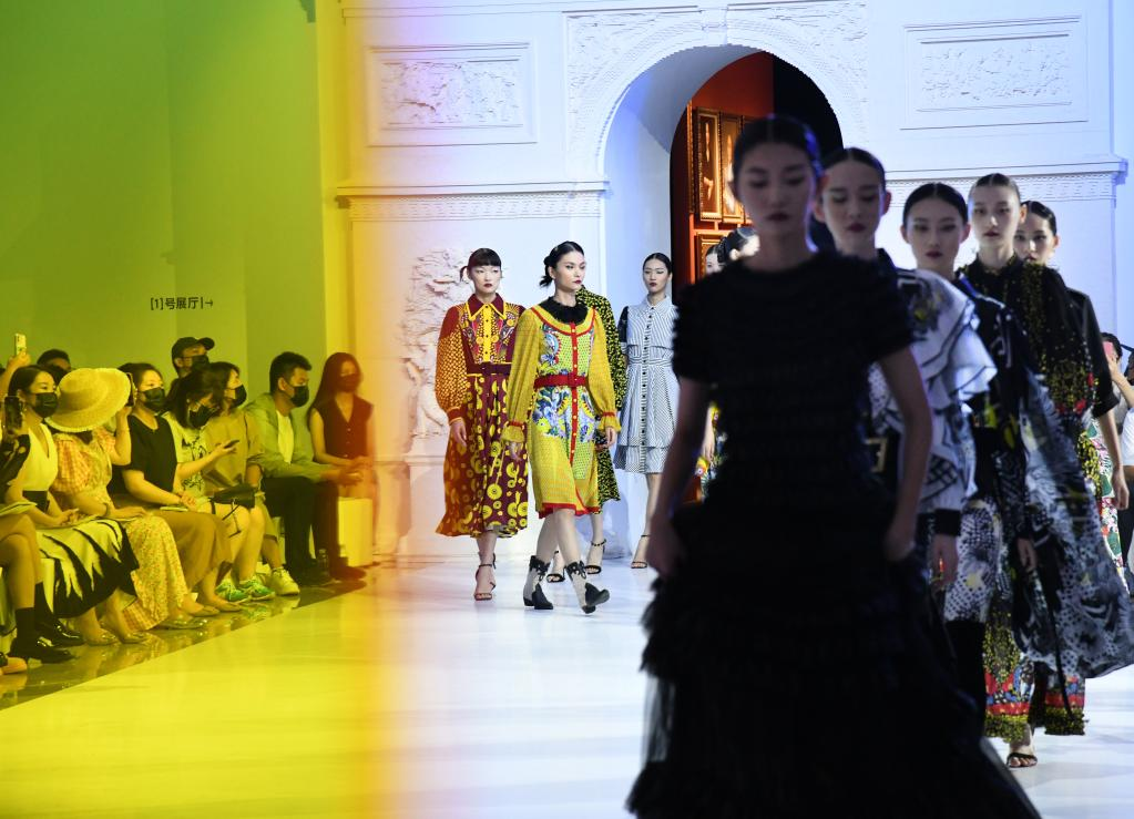 2022青岛时装周开幕