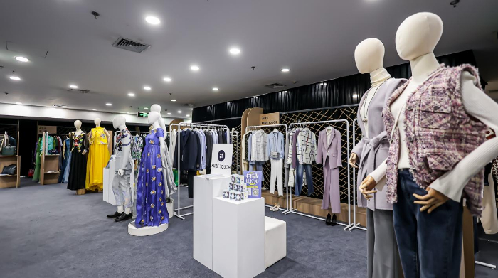 绽放光芒全新起航 北京时装周“潮向未来”