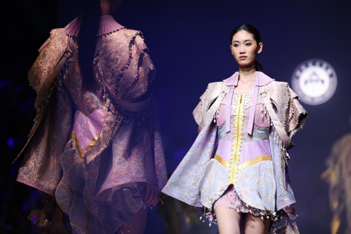 川美服装毕业生专场发布会在北京798