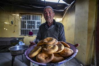【高清图集】馕香飘绿洲