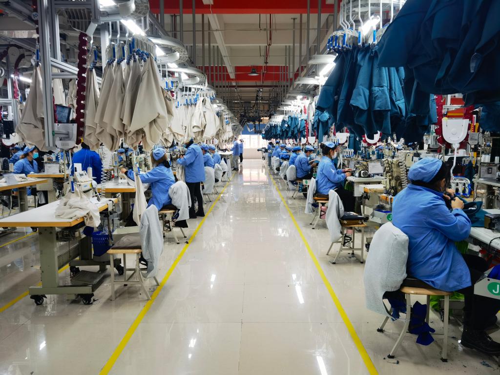 工厂 ABB机器人超级工厂在沪正式开业