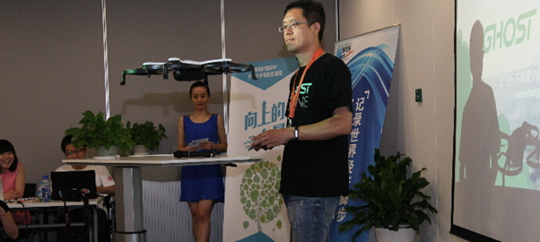 创客双周会：创业者现场演示或介绍各自项目