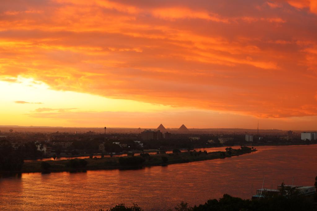 埃及开罗:红霞满天