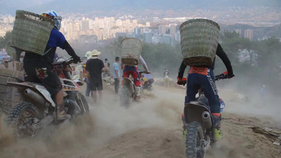 救火摩托车进入体育博物馆 &ldquo;山城骑士&rdquo;的故事还在继续