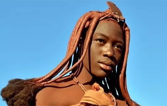 攝影師親歷非洲：鏡頭定格奈米比亞紅泥人