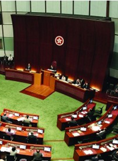 回归以来香港民主政制依法稳步推进