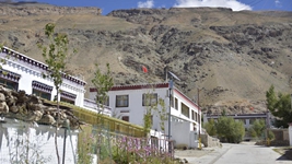 一曲藏戏,几多变化 孔雀河畔的千年古村之变