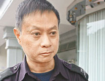 首位华人拆弹家将退休 最难忘&ldquo;坐在炸弹上拆弹&rdquo;