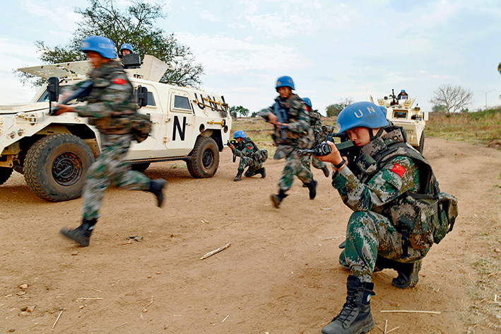 2019年1月4日,中国第 5批赴南苏丹维和步兵营开展武装护卫训练 2019年1月4日,中国第 5批赴南苏丹维和步兵营开展武装护卫训练