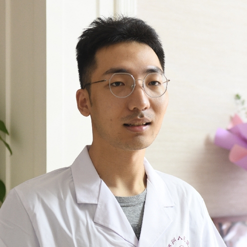 “跪地英雄”于逸飞