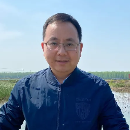 “现代农民”潘裴