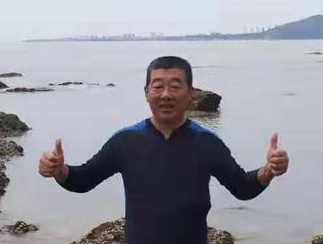 “冬泳英雄”张起义