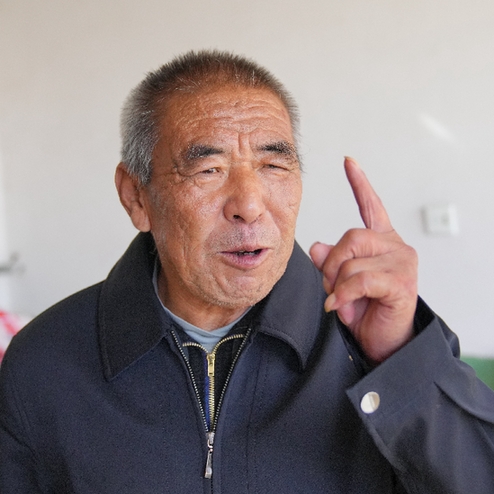 “36载以院为家”王伯