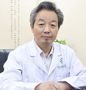 杨红宣：一面面锦旗记载着他的默默奉献